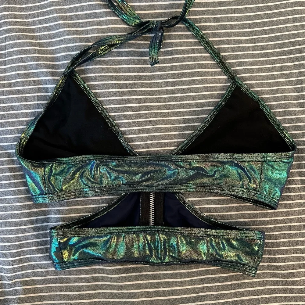 iHeartRaves Iridescent Crop Top - Picture 5 of 5